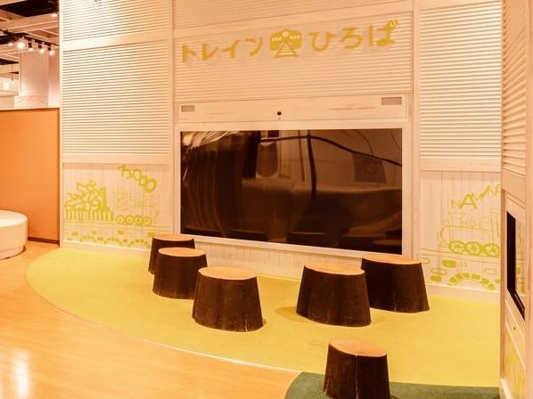 Solo Shopper's Guide to Hiroshima Outlets: Retail Therapy with a Scenic Twist** 🛍️🌊