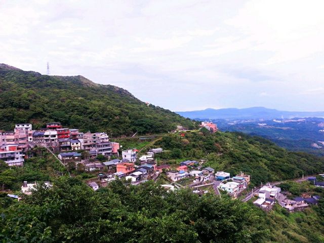 당일치기로는 할 수 없는 지우펀 아침 산책 🌻