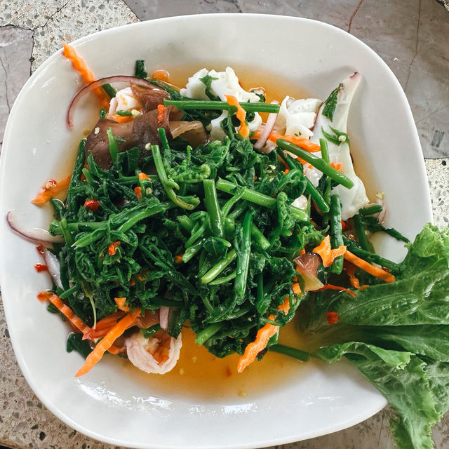 ร้านอาหารบรรยากาศดี ติดริมเขือนสันทราย