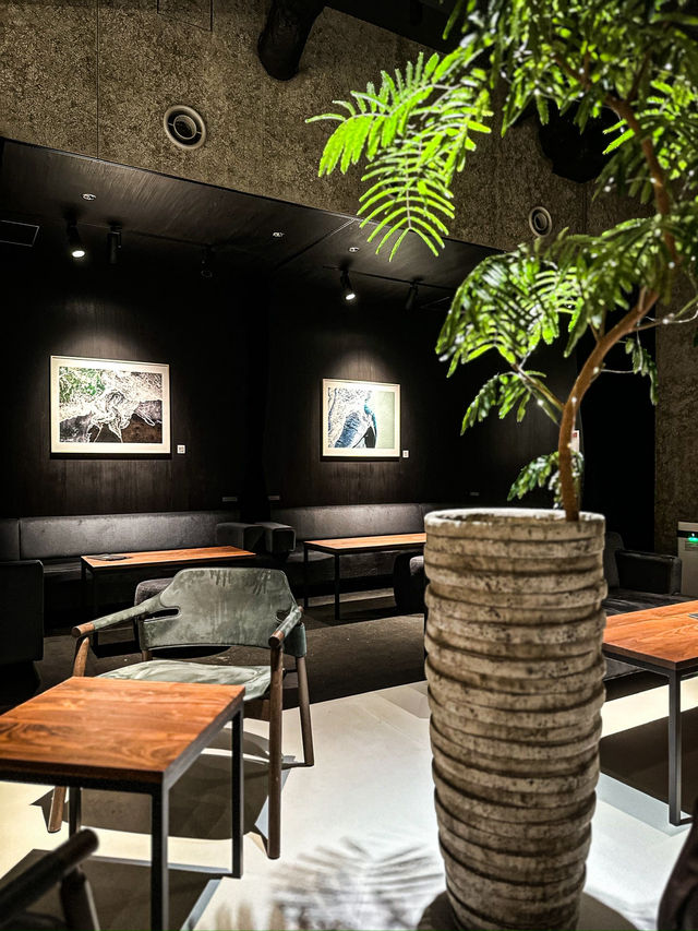 【表参道】おしゃれすぎるアートなカフェ