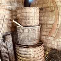 🌊 "Beyond the Temples: Dive into Lake Life at the Tonlé Sap Museum!" 🛶