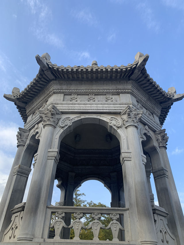 🏝️ A Glimpse into Immortal Realms: Fanghu Shengjing at Summer Palace☯