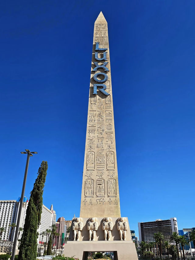 🖤Luxor Hotel: A Pyramid in the Desert! 🔺🏜️