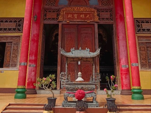 Discover Cultural Fusion at Wat Thawon Wararam in Hat Yai