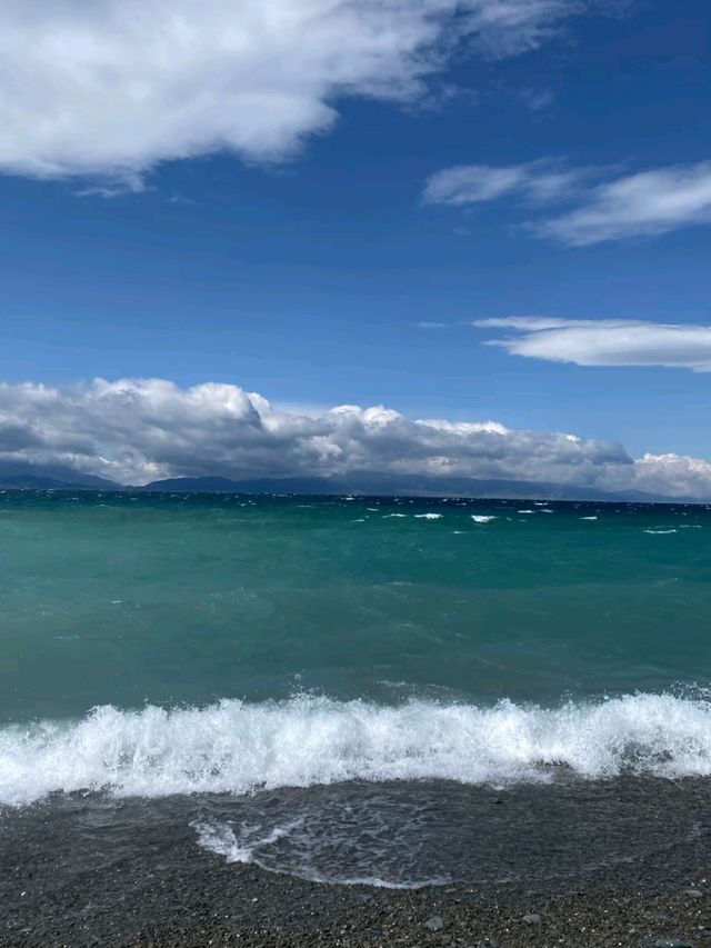 Sayram Lake: A Hidden Gem in the Tianshan Mountains Sayram Lake: A Hidden Gem in the Tianshan Mountains