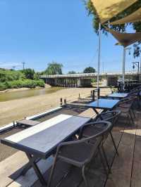 คาเฟ่ริมน้ำ บ้านกรูด