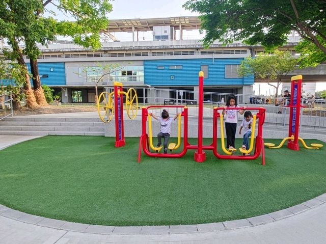 讓愛與歡笑共融的魔法樂園#「飛天小火車」共融遊樂園-屏東縣林邊鄉 讓愛與歡笑共融的魔法樂園#「飛天小火車」共融遊樂園-屏東縣林邊鄉