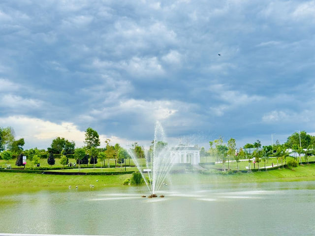 Breathe. Explore. Unwind — at Eco Majestic City Park! 