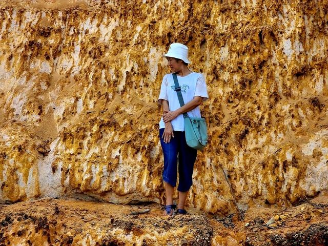 Red Cliffs ที่บางสะพานน้อย