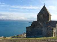 【アルメニア】セヴァン湖畔に立つ修道院「セヴァナヴァンク」