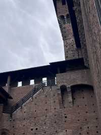 🏰✨ Exploring Castello Sforzesco in Milan 🌳🎨  
