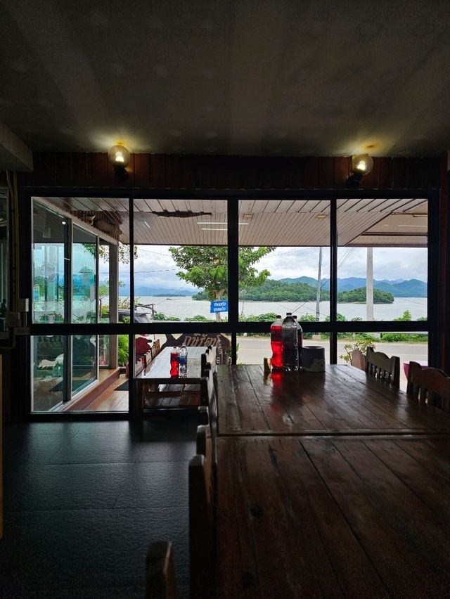 ร้านอาหารกษิรัตน์ | แก่งกระจาน จ.เพชรบุรี