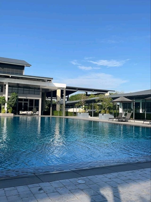 ✈️ “Colorful Comfort Before Takeoff: ibis Styles Sepang KLIA”