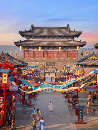 🏯 隨湖城 | 電視劇《太湖》在無錫的拍攝地

隨湖城位於江蘇省無錫市太湖之濱，是國家5A級旅遊景區，也是根據小說《水滸傳》改編的央視經典電視劇《水滸傳》的拍攝基地。

除了美麗的湖景，這裡還能帶你回到中國古代英雄輩出的時代。 🌊⚔️

#中國 #無錫##中國旅遊

📸 cr. 夏小沫，【小紅書】