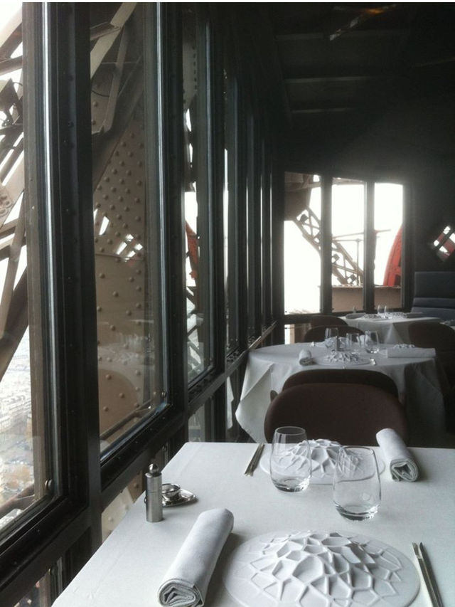 หอไอเฟล…แลนด์มาร์ค แห่งปารีส