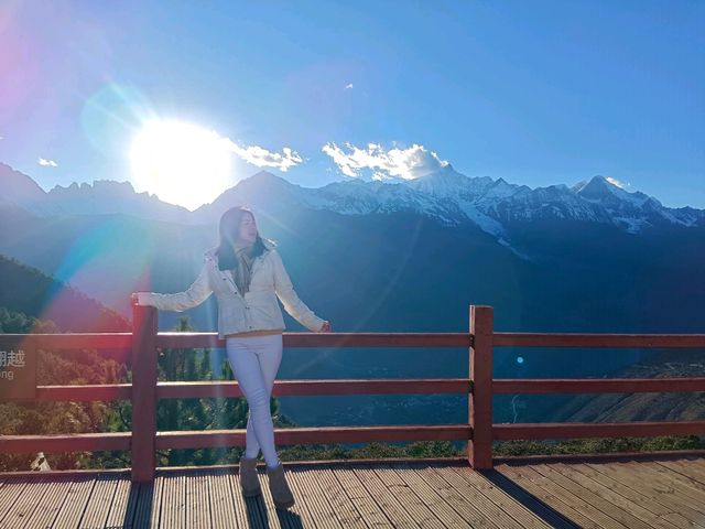 จุดชมวิวภูเขาหิมะเหมยลี่