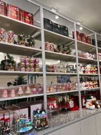 예쁜 크리스마스 트리 가득한 모던 하우스🎄