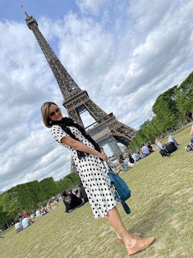 🇫🇷 Eiffel Tower – Day & Night Magic