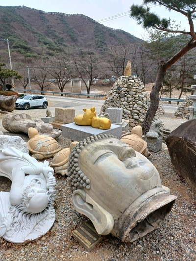 黄金の寺院として知られるユニークな寺院 | Trip.com 梁山市