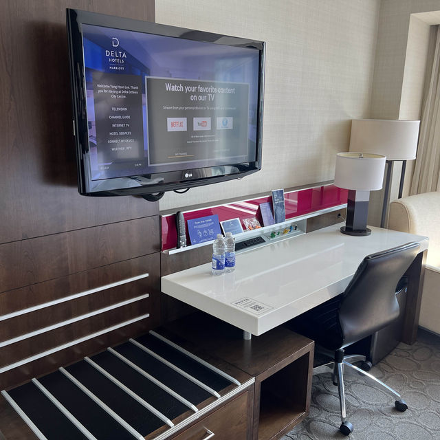 🏨 Modern Comfort at Delta Hotels Ottawa City Centre 🇨🇦