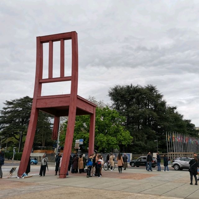'Broken Chair'