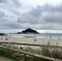 The castle in the sea 