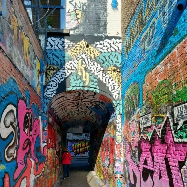 ถนนสาย graffiti จุดถ่ายรูปสุดฮิปที่ Ghent