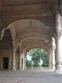 Exploring the Red Fort: A Majestic Symbol of Mughal Architecture