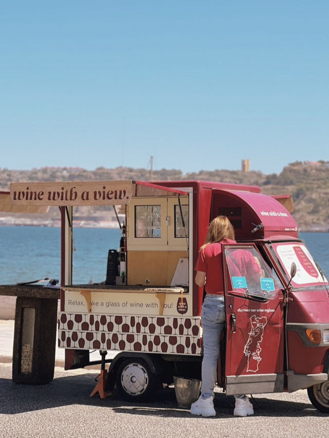 LisBON Voyage: Tiles, Trams & Fairy Tale Delusions