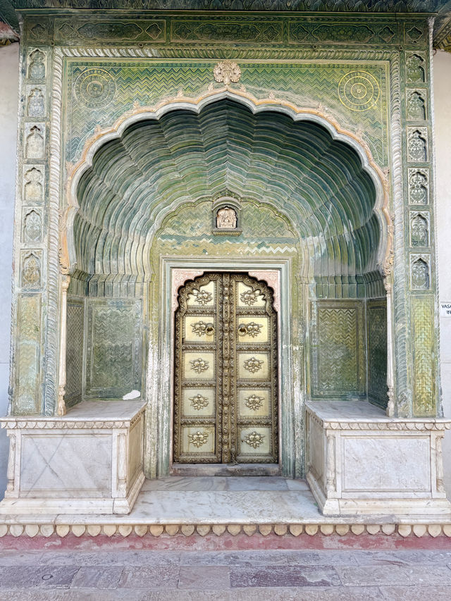 A Glimpse into the Royalty of Jaipur 👑