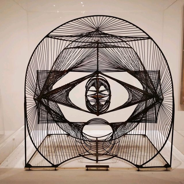 Tate Modern Tales: A London Art Adventure