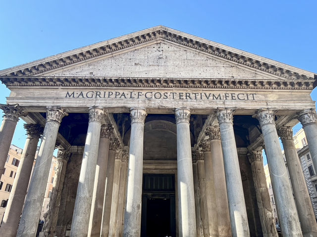 Avoid the crowds to an empty Pantheon in Rome