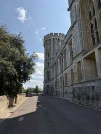 Explore Windsor Castle: A Majestic Royal Residence 👑