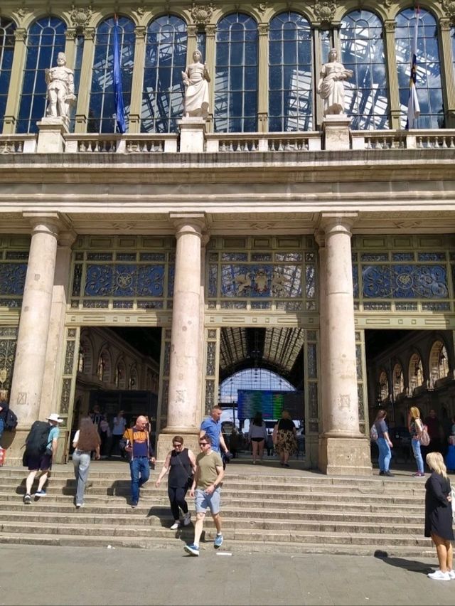 Keleti Railway Station: Budapest’s Majestic Eastern Gateway
