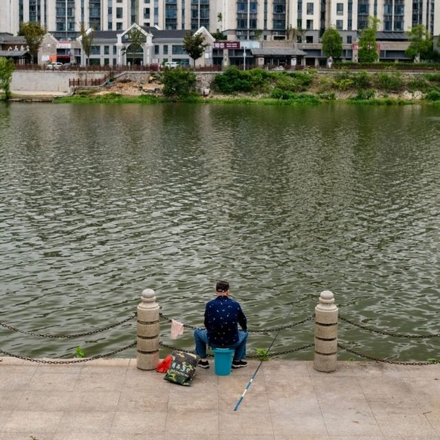 Casting Calm – Fishing by the Riverside in Yushan County 🎣🌅