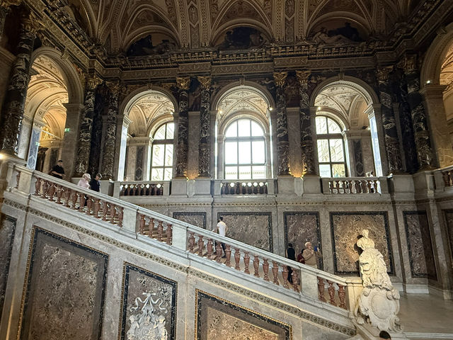 Vienna: A City That Feels Like Walking Through a Masterpiece ✨ Vienna: A City That Feels Like Walking Through a Masterpiece ✨