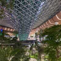 Qatar airport connecting flights waiting 10h