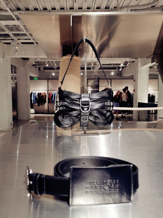 魔都打卡|淮海路驚現巨人展