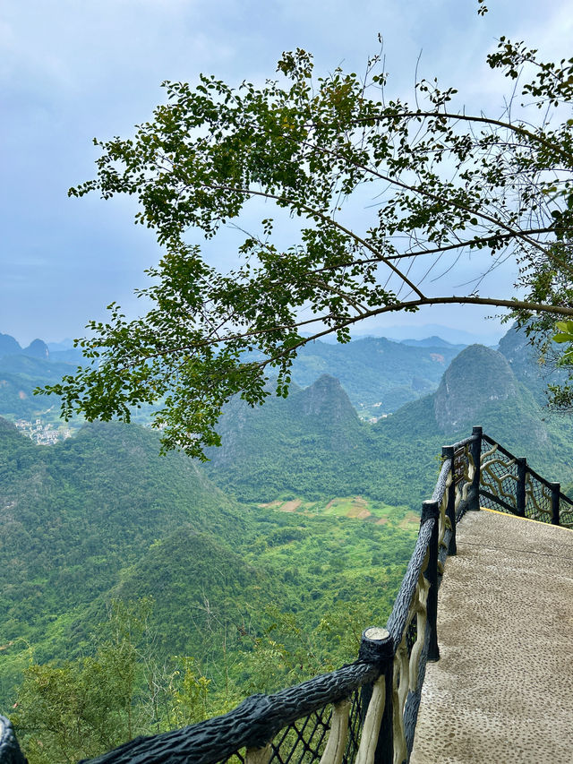 登上如意峰，領略桂林山水之美
