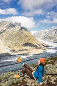 這次第一站先到阿萊奇冰川，因為它是世界遺產，阿爾卑斯最大的冰川，也因為天氣變暖冰川有可能在本世紀消失