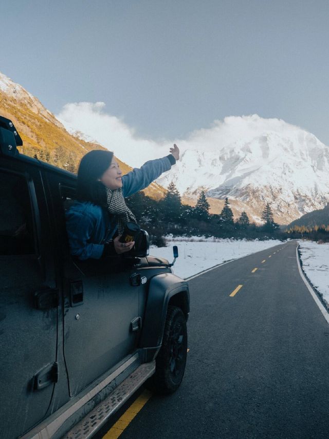 駕駛的自由感，將車開到雪山腳下