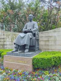 靜安公園：園外是熱鬧的都市商圈，園內則是靜謐的綠色天地