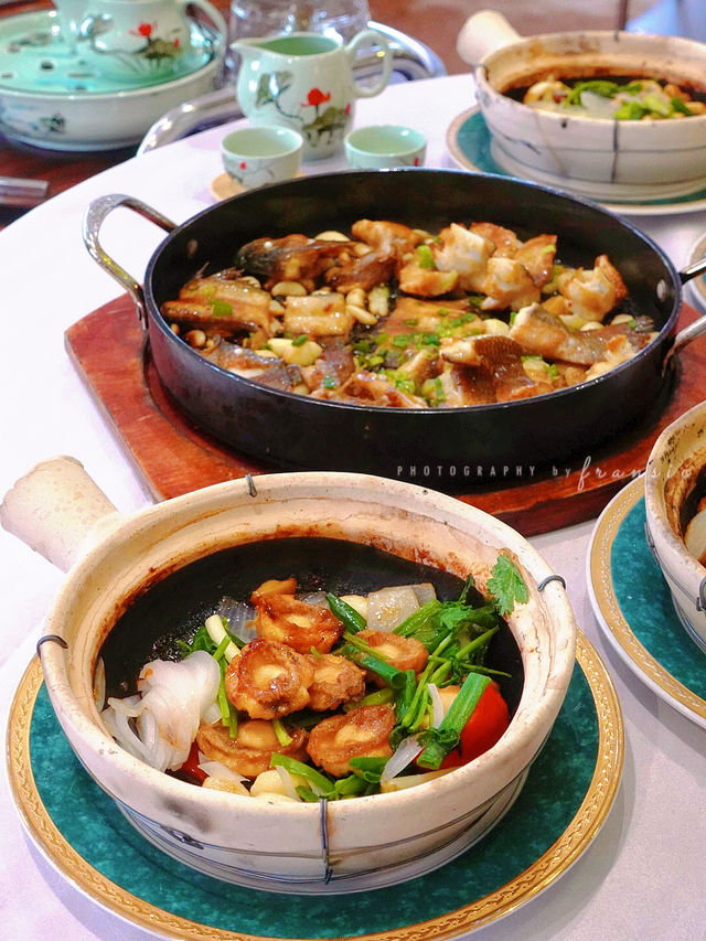 In Guangzhou! With an average of 70+ per person, one can enjoy authentic clay pot rice in the affluent district.