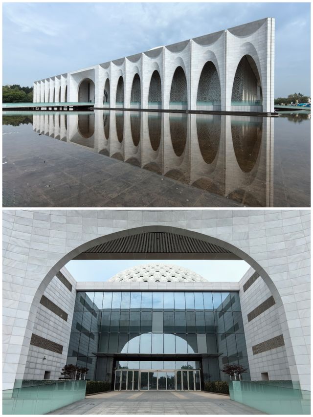 香河天下第一城，位於京城以東，廊坊北三縣的香河，地處京、津、冀交界處