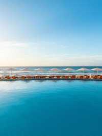🌴 Cancun's Beach Palace: Sun, Sand & Serenity 🌞