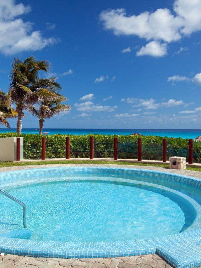 🌴🛌 Cancun's Cozy Corners: Top Hotel Picks! 🌞🌊