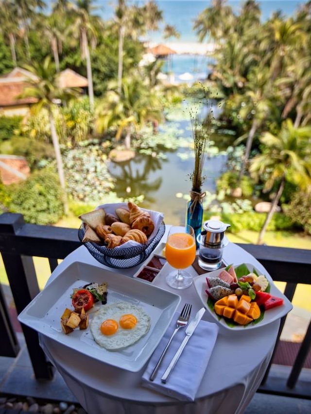 🌴🏖️ Mui Ne Marvels: Luxe Beachfront Bliss 🌅