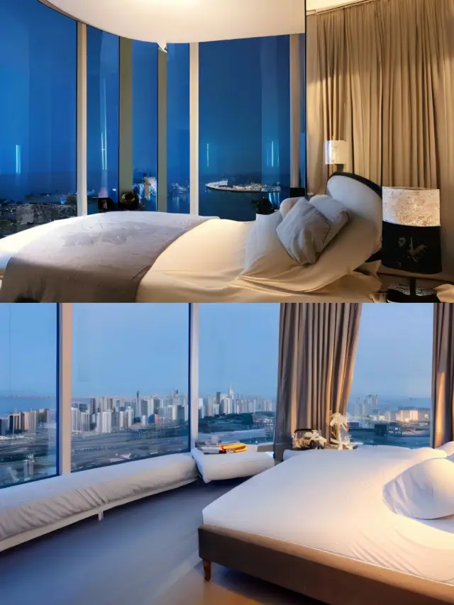 Spaceship Hotel/Swimming and Sightseeing is Amazing
