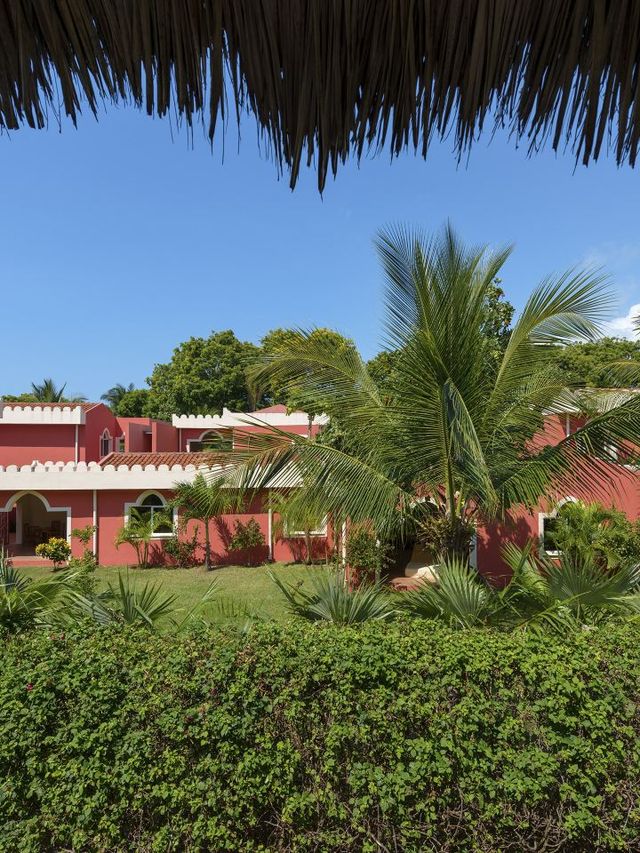 🌟✨ Malindi Magic: Diamonds Dream of Africa! 🏖️🛏️