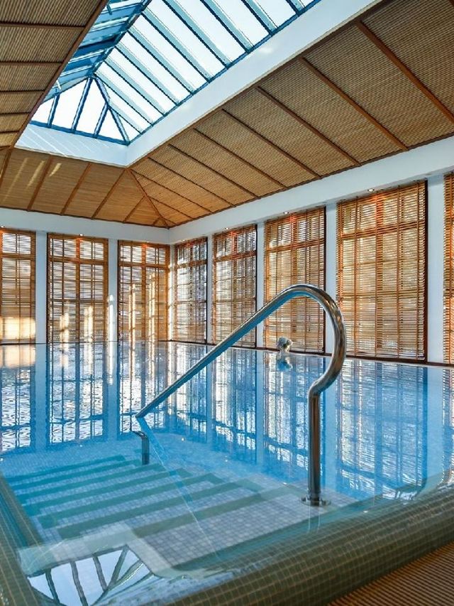 🌟🛏️ Westerland's Finest Stays: Hotel Stadt Hamburg 🌊